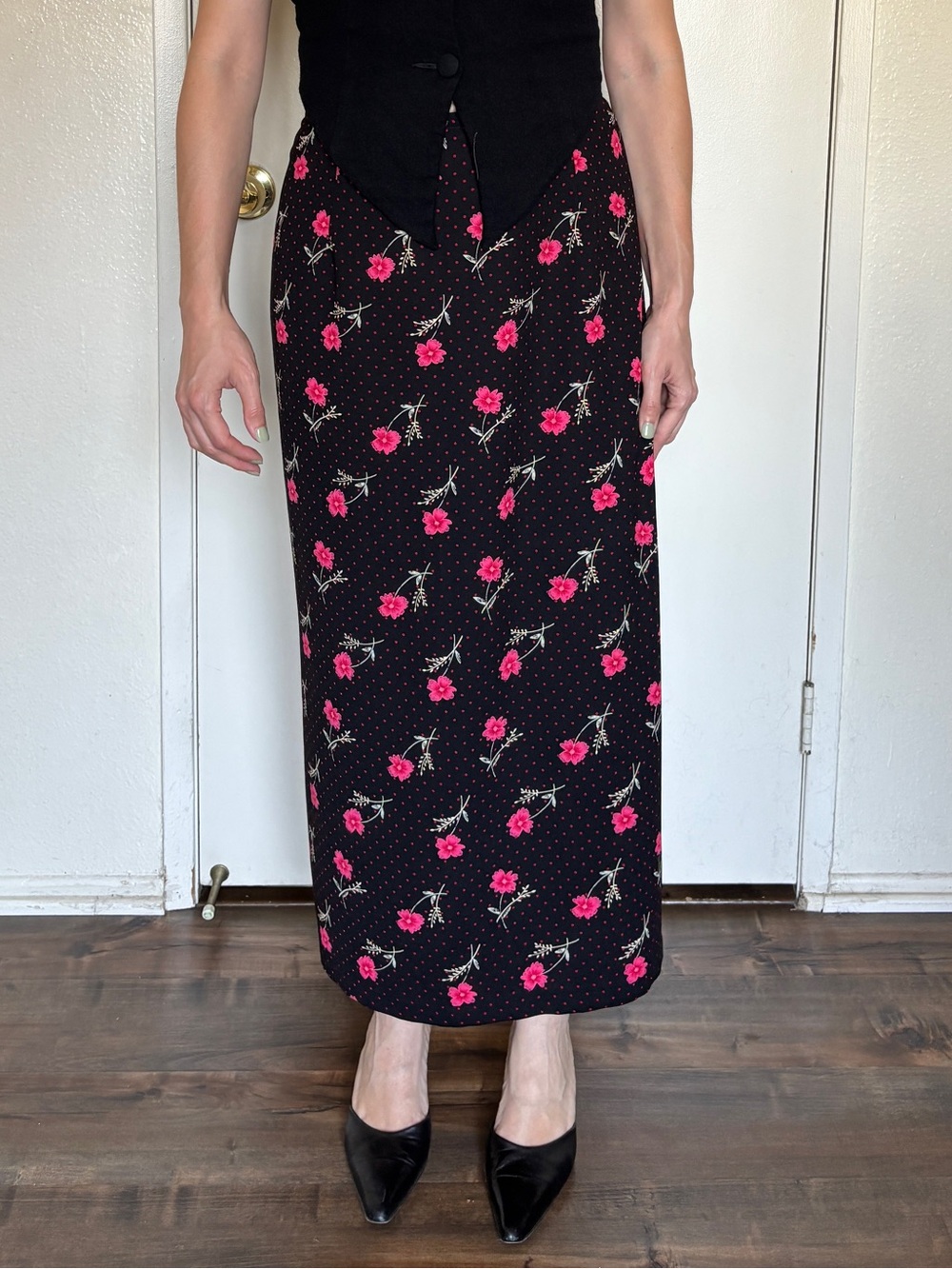 Hillard & Hanson Black Maxi Skirt with Pink Floral Print
